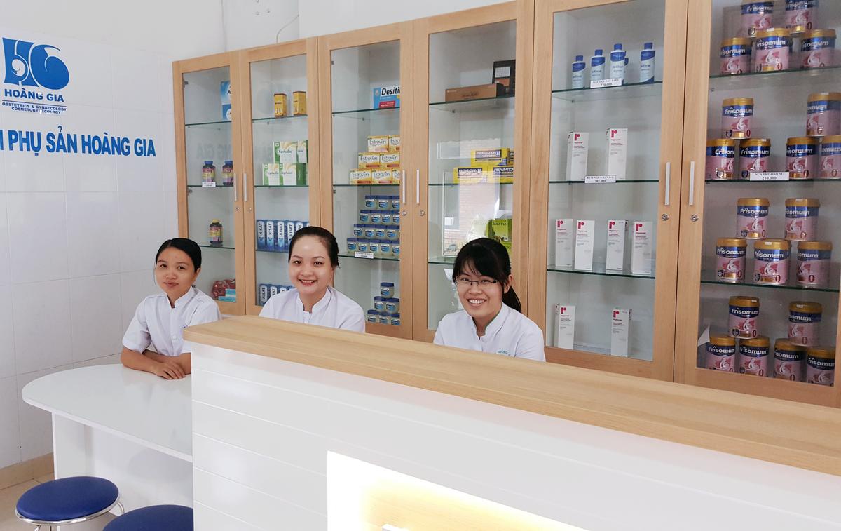 Quầy tiếp đón & nhà thuốc